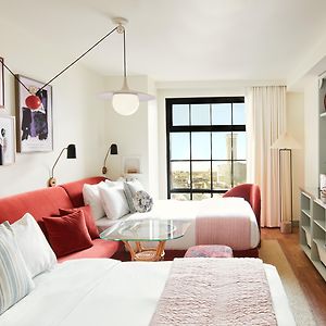 Rooftop Chamber Double Queen City View